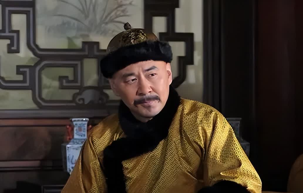 雍正死前，承诺让张廷玉配享太庙。乾隆继位后，抄了张廷玉的家：“你凭什么配享太庙？