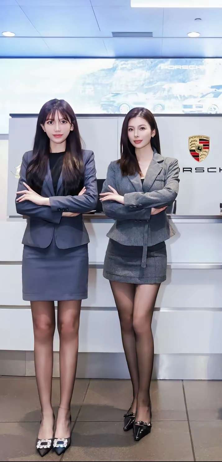 这是保时捷年度销冠，确实是非常出色的两位小姐姐。