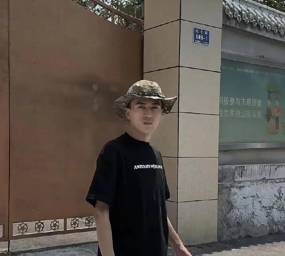 抵制“狂飙兄弟”，原因他们的目的是流量，为此会不择手段，因为想不劳而获，不在乎打