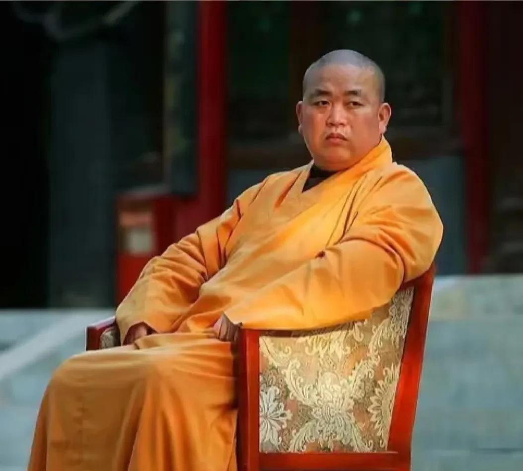 听说释永信有件袈裟，造价16万！这价格可真不低，普通人辛苦好几年都不一定能挣到这