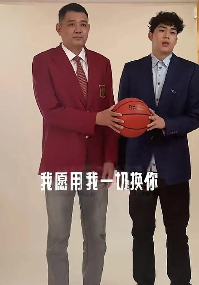 瞧见巩晓彬的公子，觉得这小伙子看着挺精神，和当年他父亲一个模子里印出来的。实话实