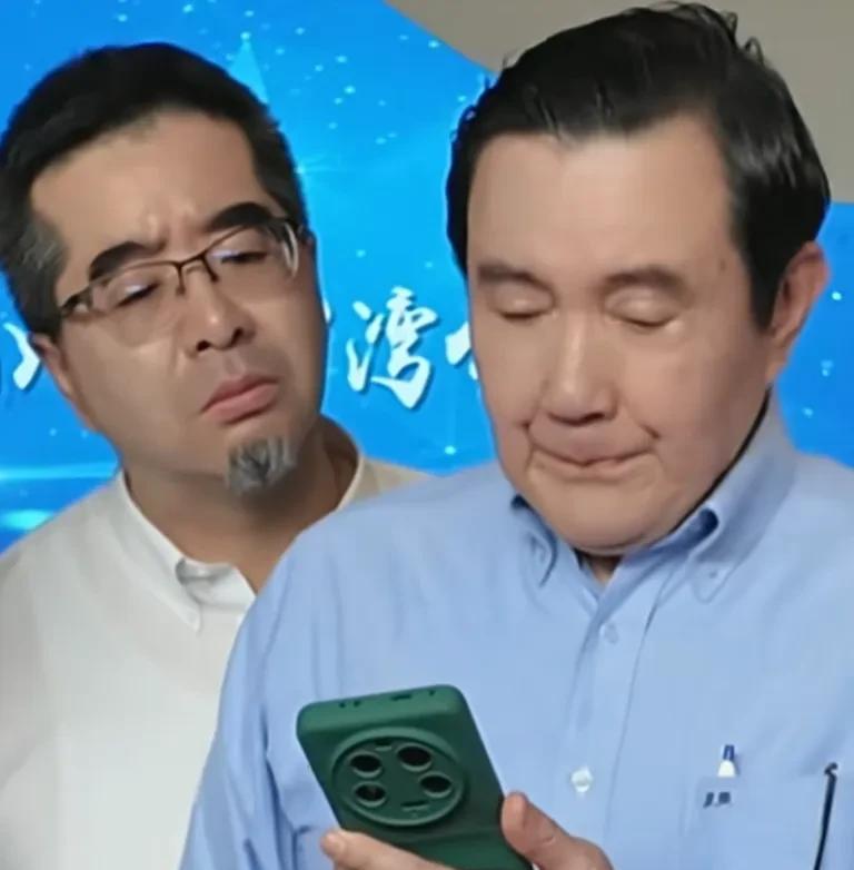 马英九先生在大陆读到“三百万台湾刚醒同胞”时一度哽咽落泪！
6月18日，中国国民