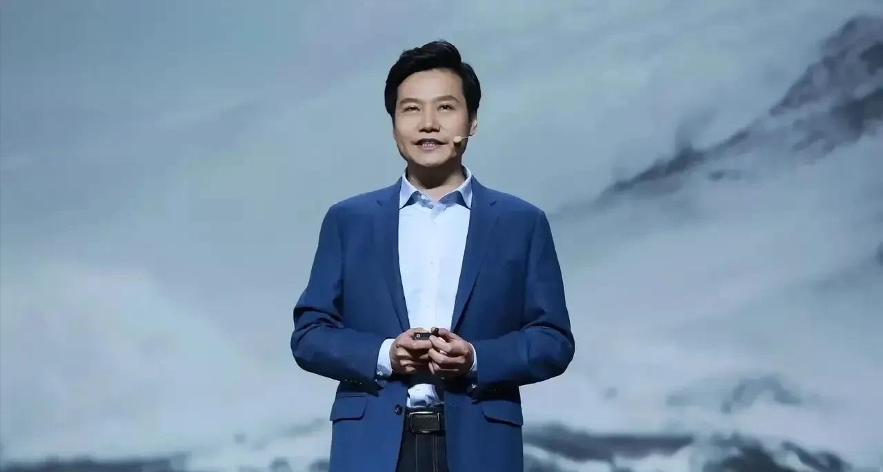 日本的地上波电视频道都要收费，也就是说只要你打开家里的电视，nhk的职工就会不厌