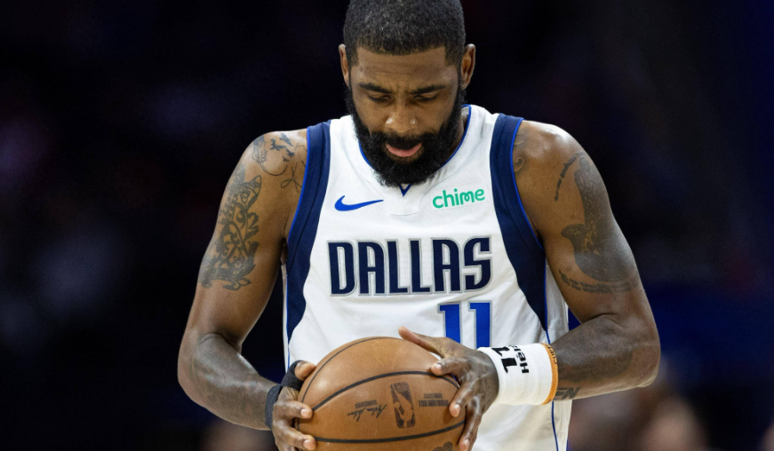 篮球评论员A-史密斯在今天的一档节目中谈到了独行侠新赛季的前景时说道：“如果浓眉