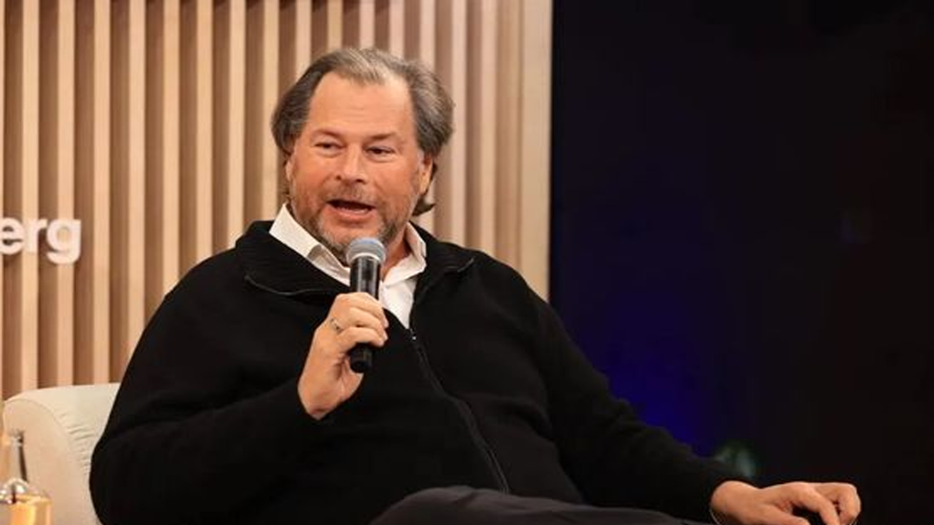 裁4000人换AI又返聘？这场闹剧戳穿AI谎言