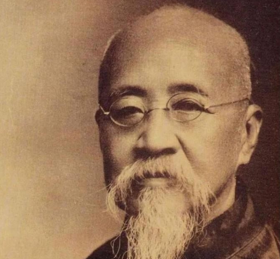 8000麻袋故宫档案险些被造纸厂化浆，他出三倍高价买下，如今成国宝！