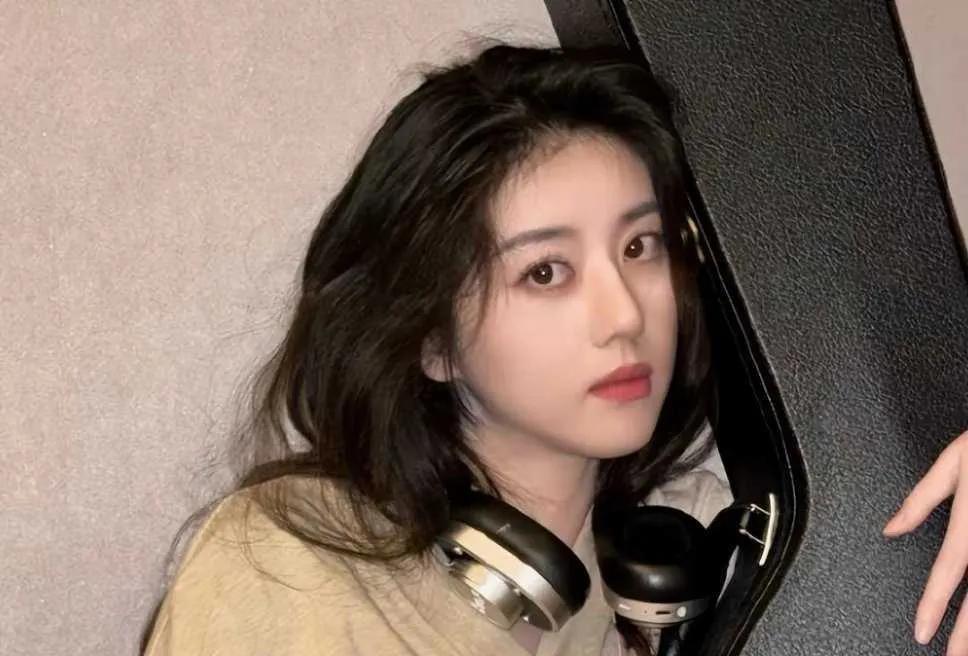李凯馨发视频回应争议：否认不实录音，坚守中国立场
