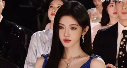 鞠婧祎星光大赏内场直播镜头
都美成啥样了！！！