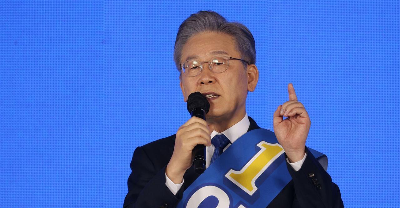 【特朗普递来的亲笔信，金正恩就是不接】
特朗普放低姿态，金正恩仍然不搭理，当此局
