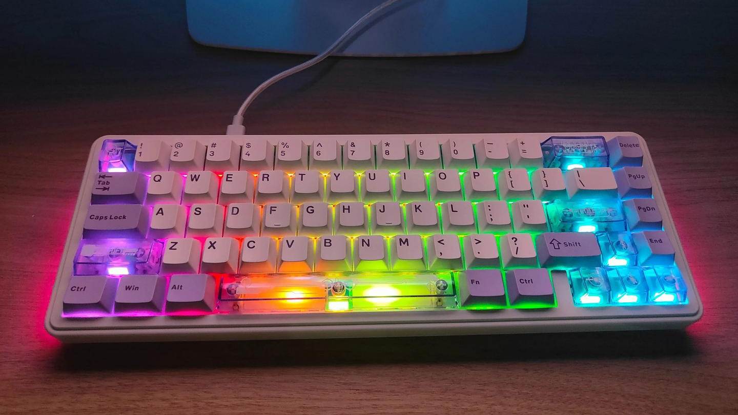 电感轴 vs 磁轴？狼蛛 King68 一周体验：这把电感轴键盘太能打了