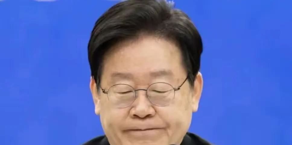 韩国总统李在明这时候对大家做出一个重大的宣布，这时候他决定将政府搬回青瓦台进行工