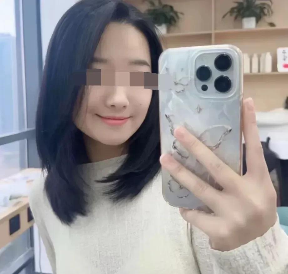 现在全网最后悔的人
应该就是三亚被咬身亡的女子的男朋友了
不是因为他没保护好女朋
