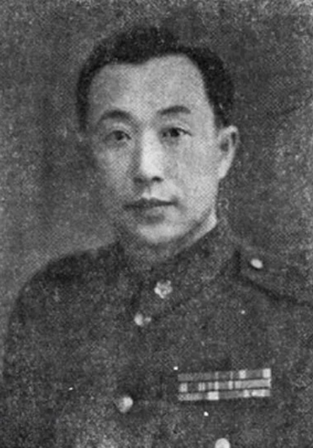 1950年李弥逃到台湾后，惨遭弃用，妻子也是下落不明，正当他绝望时蒋介石找到了他