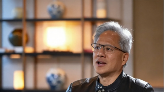 黄仁勋的30天焦虑，折射出算力时代的另一条增长曲线