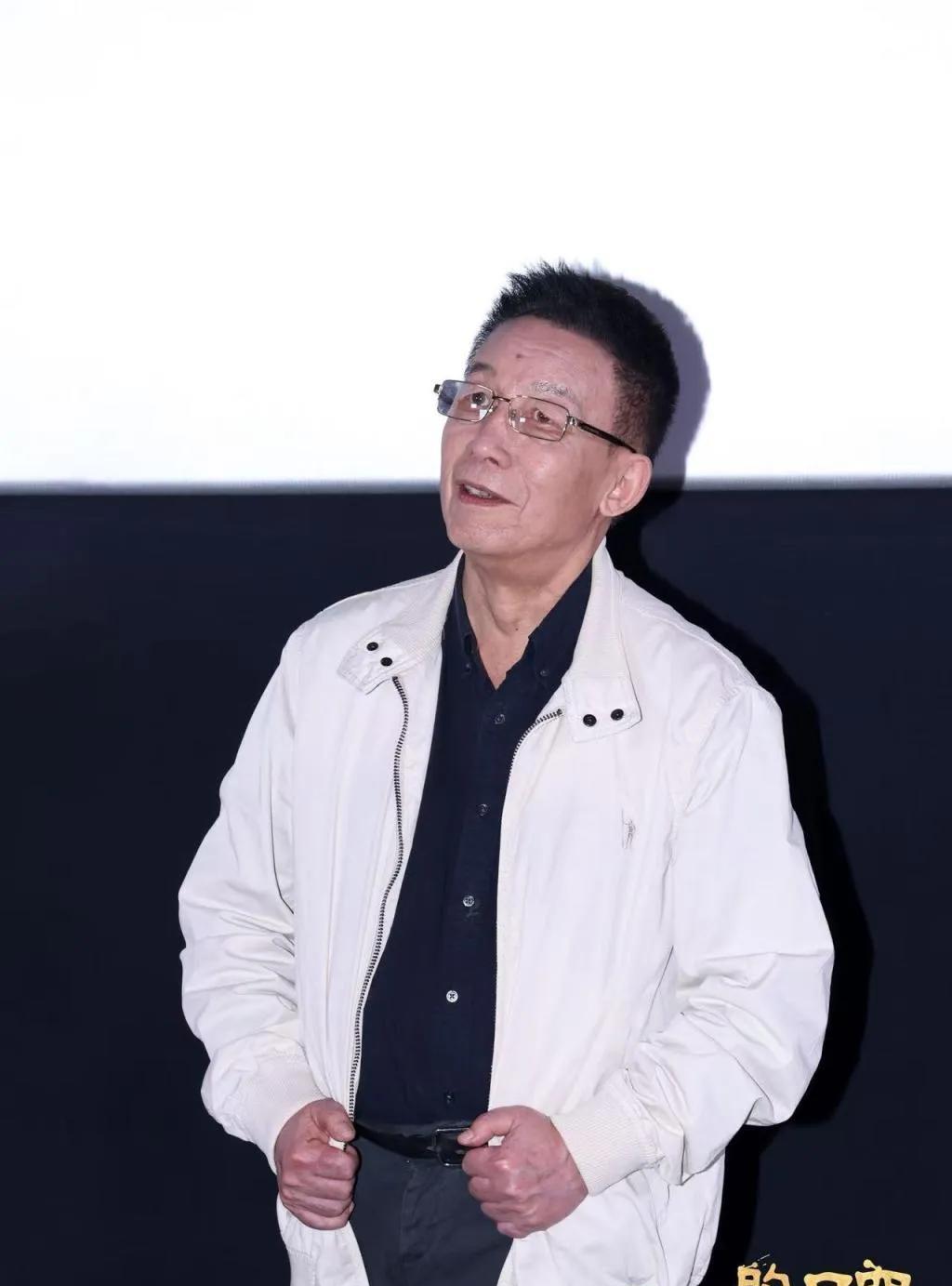 易中天应该是国庆档最悲催的编剧。
易中天编剧的《三国的星空》上映7天，票房仅60