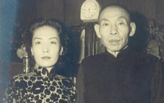 当年，杜月笙被绑架时，领头劫匪张口就是要40万大洋，杜月笙淡淡道：“40万太少，