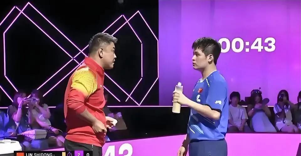 瑞满贯16强，国乒男队焦点战，场场不容有失！
一、林诗栋VS阿萨尔
小石头首轮3