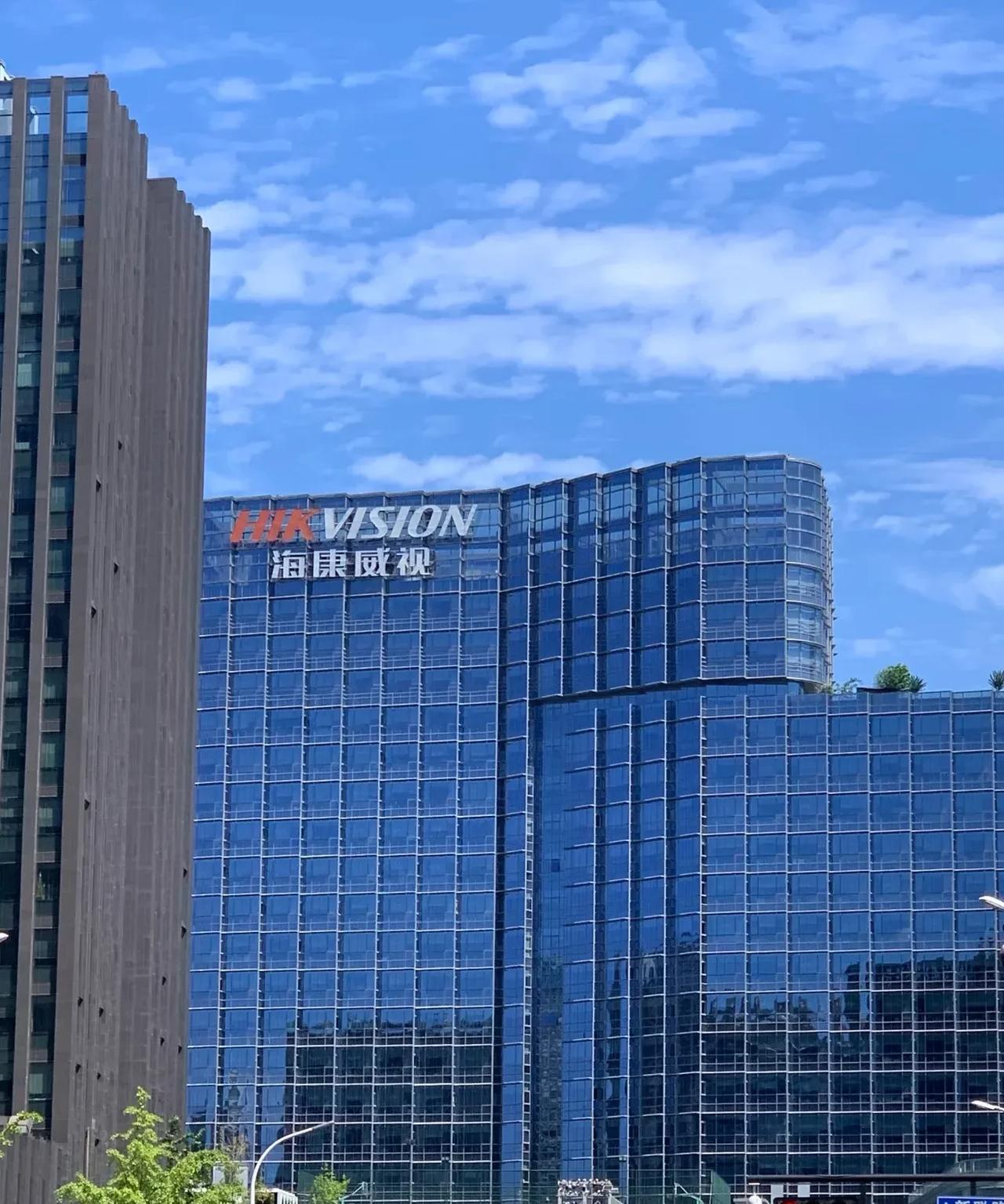 为什么一篇离职信能掀起如此巨浪？
前两天，钉钉产研负责人元安在离职前，往阿里内网