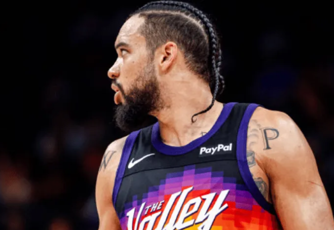 NBA常规赛，太阳主场133-98战胜步行者。
狄龙-布鲁克斯首发登场28分钟，