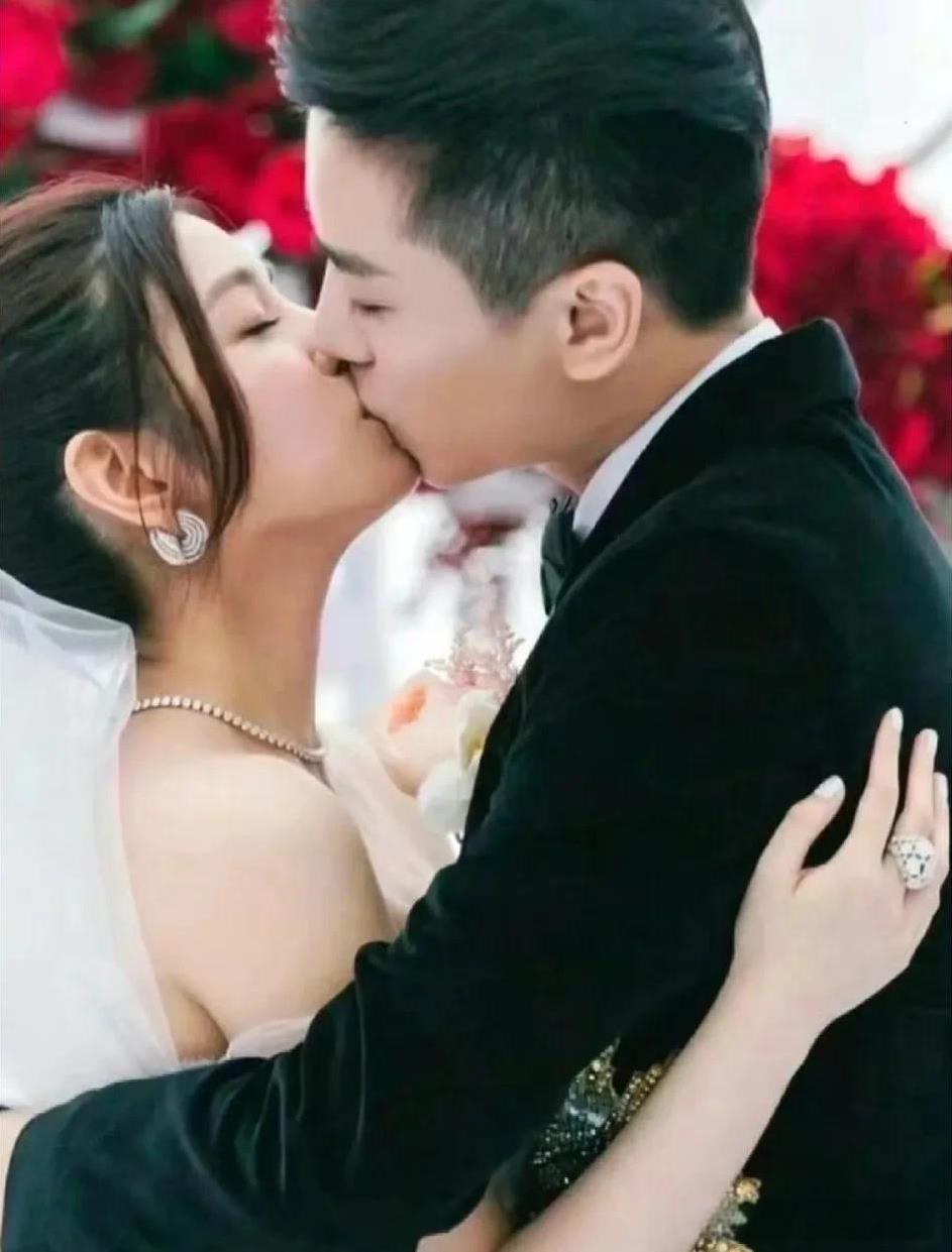 陈晓陈妍希官宣离婚！看看，到底离婚了吧！无风不起浪，之前那些都不是传闻。
感情早
