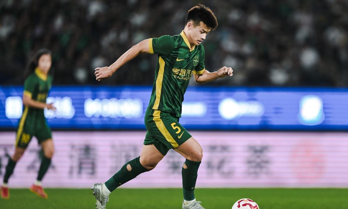 横空出世，浙江绿城4-2战胜长春亚泰！
王钰栋成为了中超最年轻完成梅开二度的球员