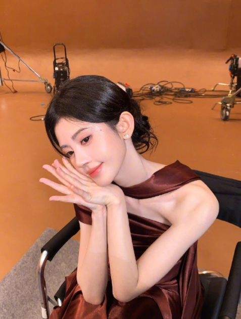 鞠婧祎的妆造，每一次都让人很喜欢，超可以的！