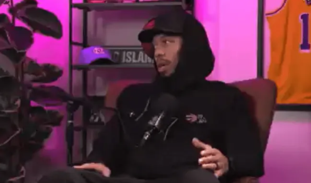 前NBA球员丹尼-格林在节目中谈到凯文-杜兰特的得分能力，认为其这方面的历史地位