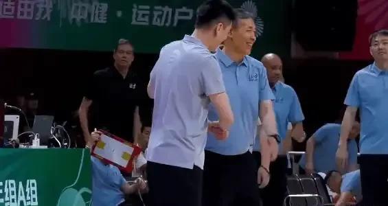 辽篮81-79险胜北京队，取得四连胜，成功锁定小组头名。



这场比赛的胜利，
