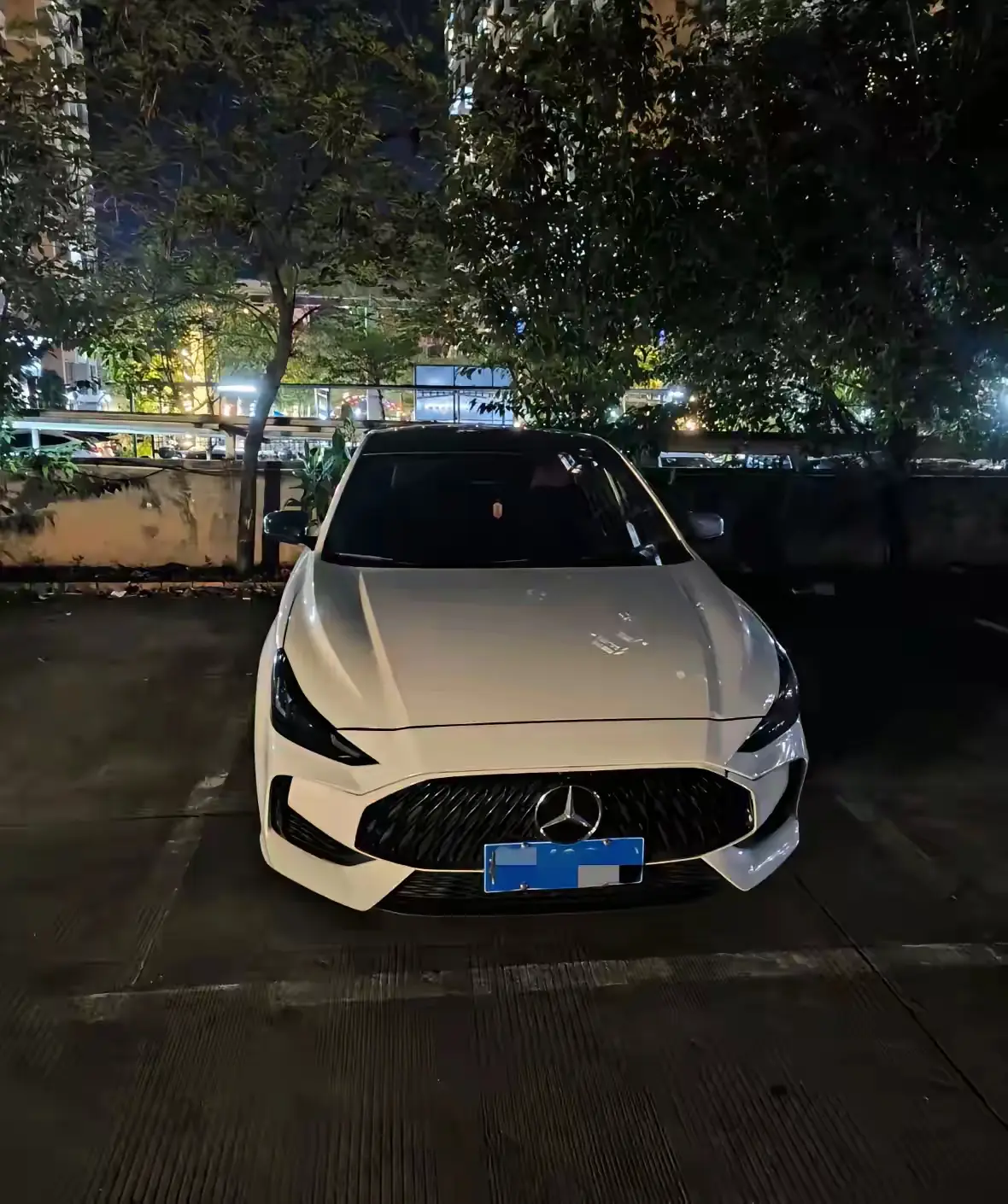 相亲对象开的奔驰，谁知道这是哪一款