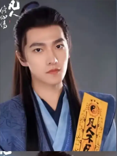 李易峰看到杨洋演《凡人修仙传》要气的睡不着了！
不是因为杨洋比他帅，而是因为动漫