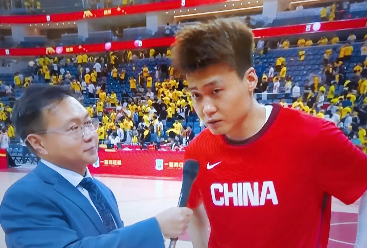 中国男篮新任队长赵睿，在男篮热身赛第一场对阵委内瑞拉，表现的基本满意！
    