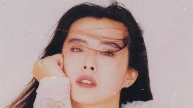 1993年，王祖贤随祖父回安徽舒城祭祖探亲，下车后村民愣住了