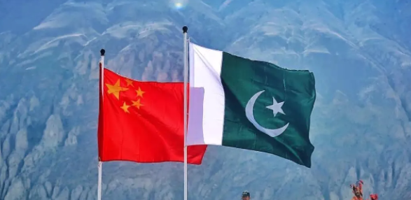 巴基斯坦吃里扒外，这次中国不能再装看不见了！好家伙，前脚开着中国造的军舰和美国演