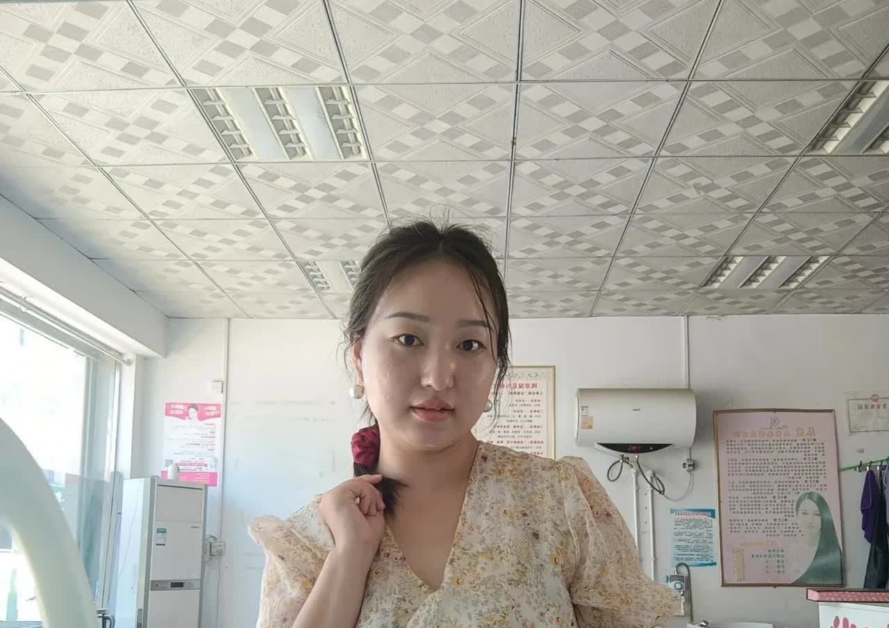 2016年前，那时候刚刚有了孩子。丈夫在外打工，跟工厂里的一个女人好上了，把钱什