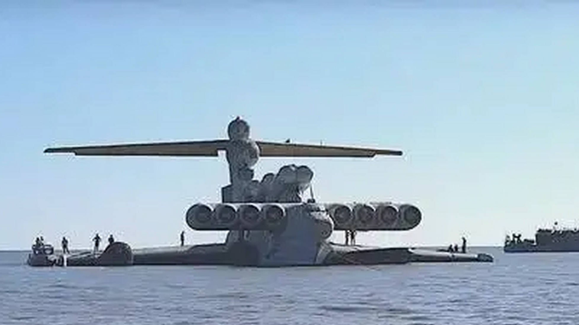 中国亮相一款时速500公里地效飞行器，贴着海面飞得像高铁一样快