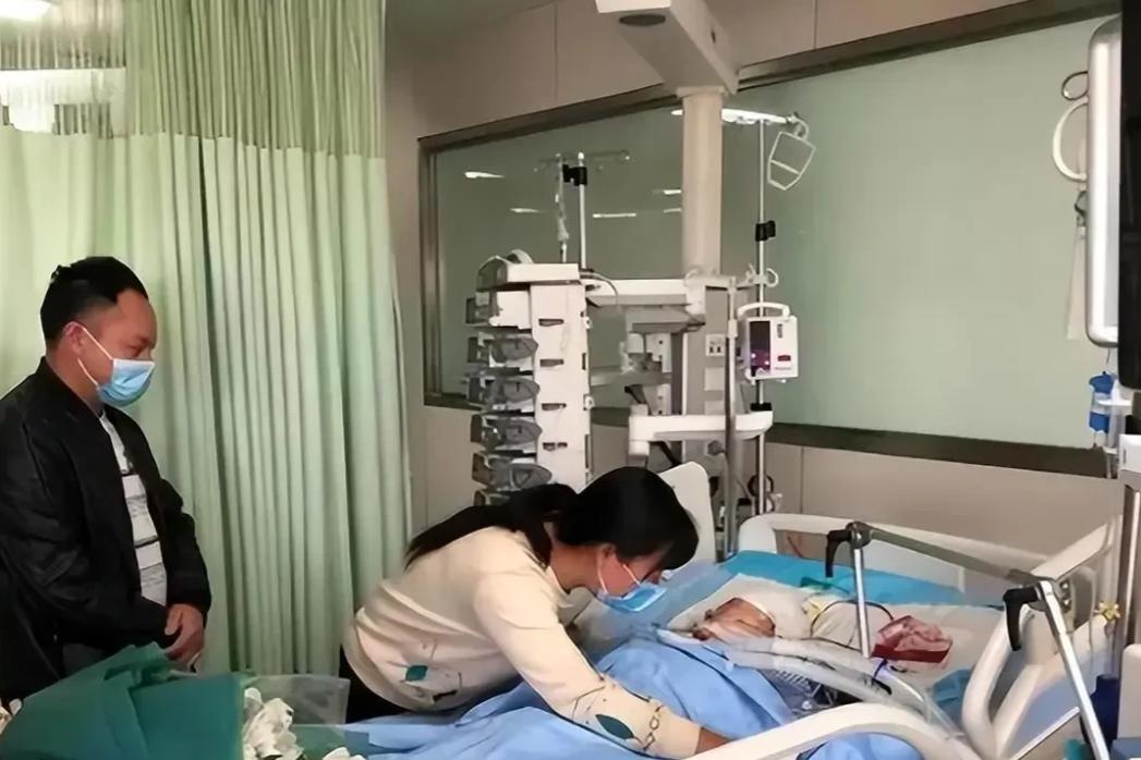 2022年，湖北一名17岁少女被诊断为脑死亡，父母陷入深深的绝望，决定捐献她的器
