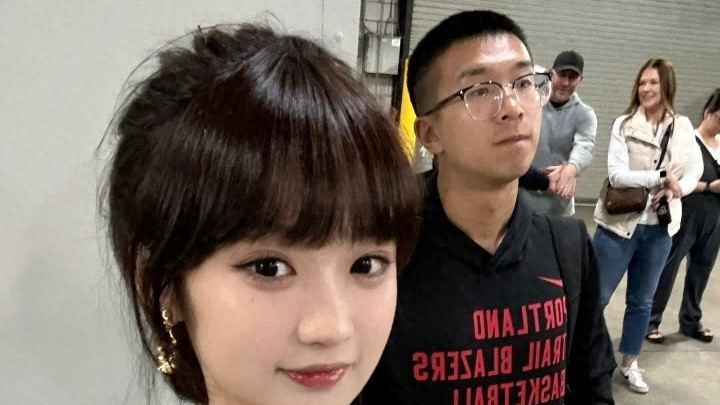 杨瀚森带173女朋友吃宵夜，球迷公开多张照片