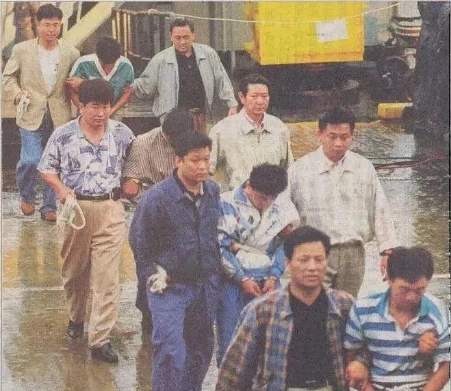 ### 文在寅的复仇与自保











文在寅：10年复仇，5年自保，