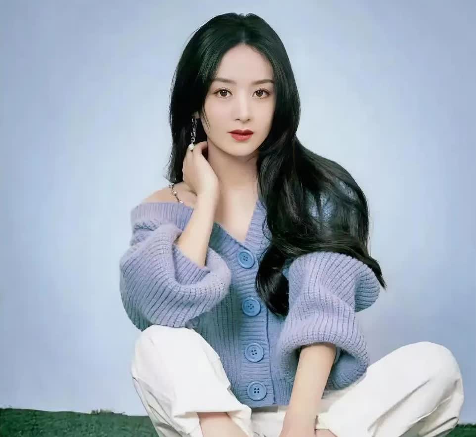 我表妹亲眼见过赵丽颖，
她说了一个大实话，
说赵丽颖根本不是网上说的那样。
