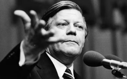 教员为什么说欧洲"太散，太弱？"教员50年前的预言应验，一盘散沙的欧洲果然遭遇大劫…