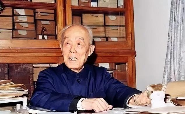 1974年，在新疆七个星千佛洞附近，几个工人挖出了一张神秘的卷宗。上面的文字，如