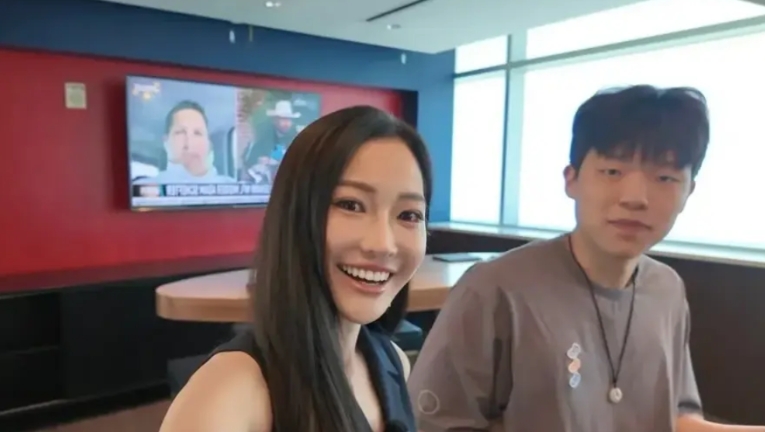 杨瀚森没进小绿屋的几点原因：

1.虽然这次参选之前杨瀚森签约了富保罗的团队，但