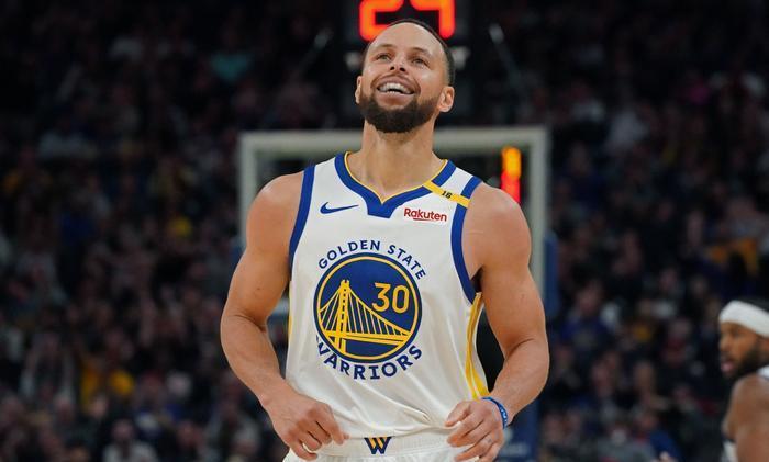#篮球#
2025年4月2日NBA常规赛，勇士134-125战胜灰熊。
- **