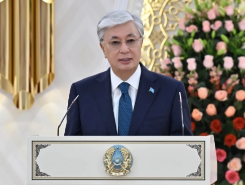 中方的专机已经抵达了哈萨克斯坦，准备出席第2届的中国——中亚峰会