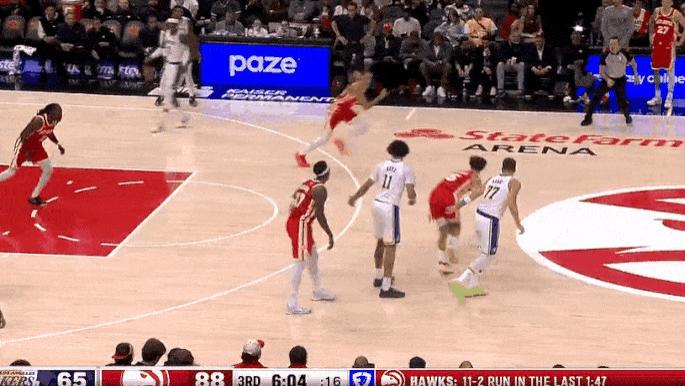 里萨谢反击轻松大风车暴扣，老鹰领先25分再打停湖人