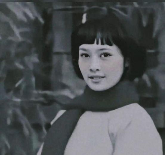 1931年厦门刑场上，怀胎八月的梁慧贞摘下手表塞给刽子手：“别打肚子，朝头开枪，