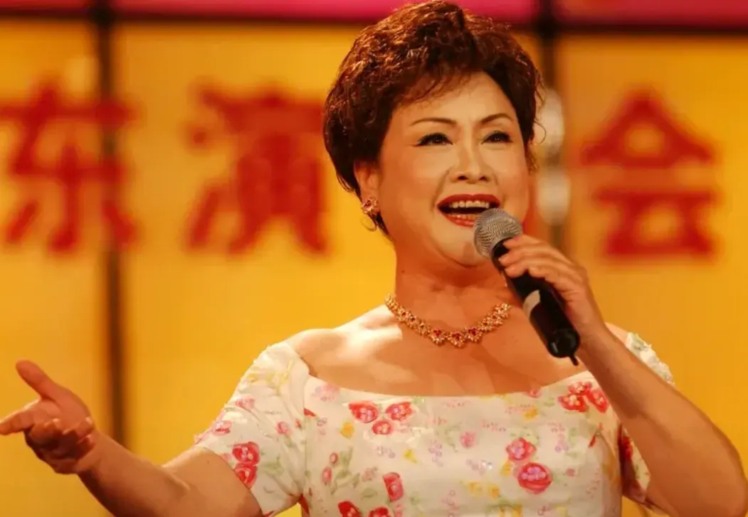 郭兰英和李谷一，唱歌谁更牛？