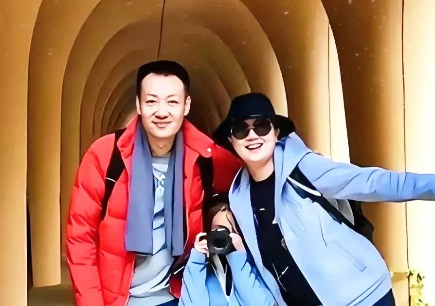 我猜到朱媛媛的追悼会让人心碎
但没想到她女儿开口第一句话，
就让辛柏青攥皱了
