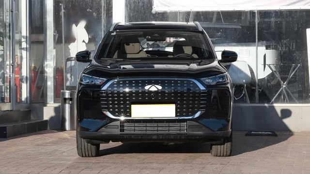 奇瑞全新“王牌”SUV！15T插混+零重力座椅，油耗13L，999万起