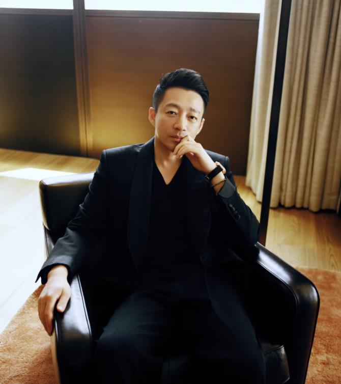 解铃还需系铃人
汪小菲做梦也没想到
被封号的他们母子俩最后还是借助台湾网红陈之汉
